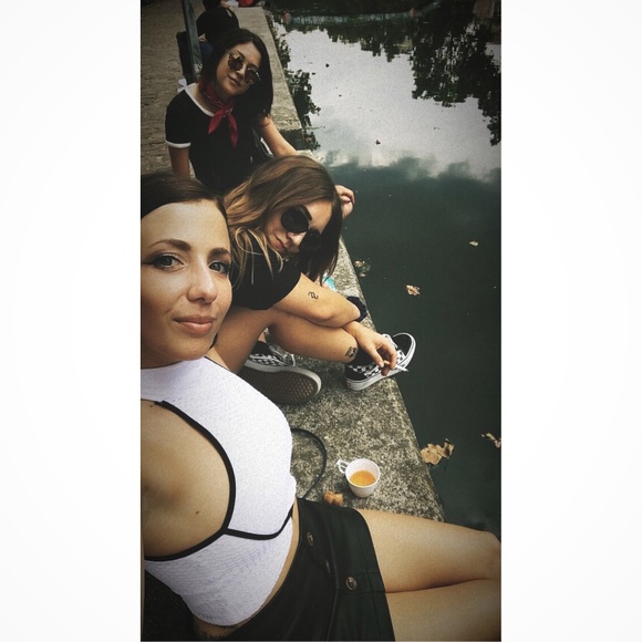 Meet your Posher! - Picture 7 of 7